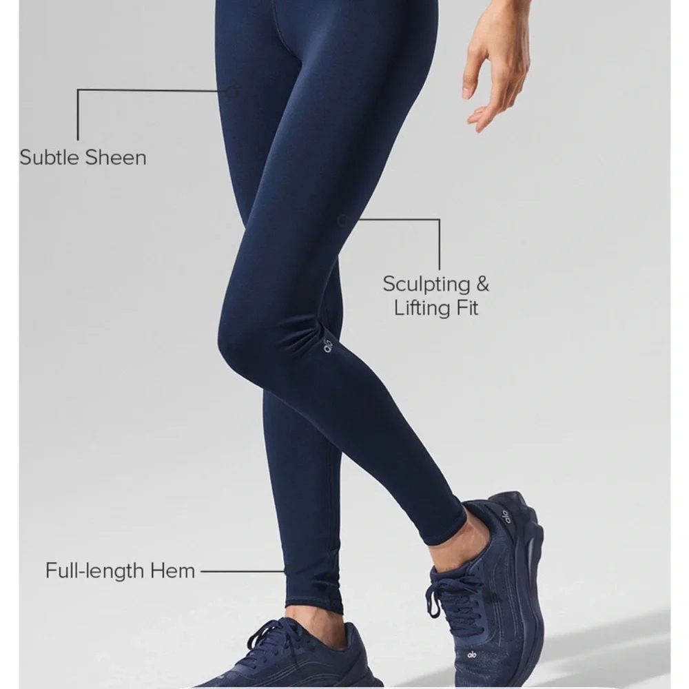 ALO Yoga stylish deep